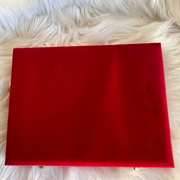 SILVER PLATED ARTICLES TRAY - Picture 7 of 12